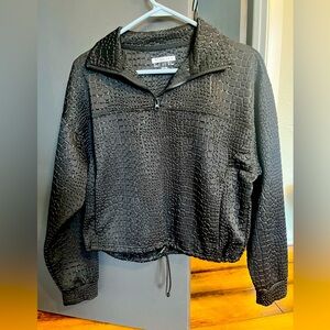 Women’s Forever 21 Half Zip Crop Top